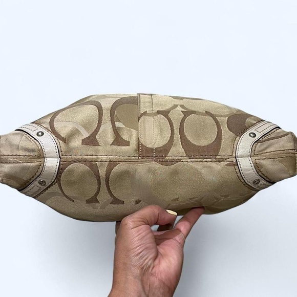 Coach - Picture 7 of 16